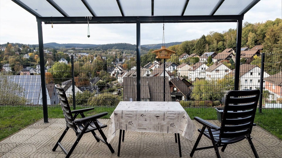 Hilchenbach Apartment | Ferienwohnung 53 m2 mit Überdachter Terrasse