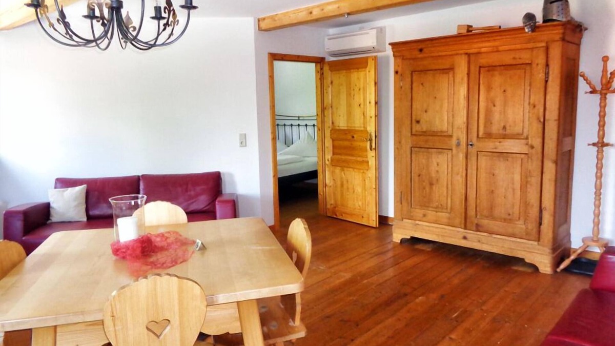 Markt Nordheim Apartment | Ferienwohnung (55 m2) im 1. Stock des Turmes in einem Schloss