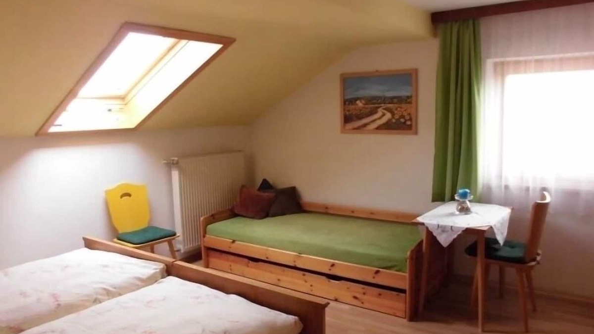 Teisendorf Apartment | Ferienwohnung 70 QM, 2-5 Personen, 2 Schlafzimmer, Wohnküche, Bad/WC, Balkon