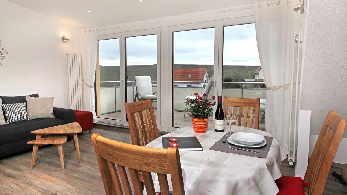 Bischoffingen Apartment | Ferienwohnung, 70qm, 2 Schlafzimmer, Balkon, max. 4 Personen