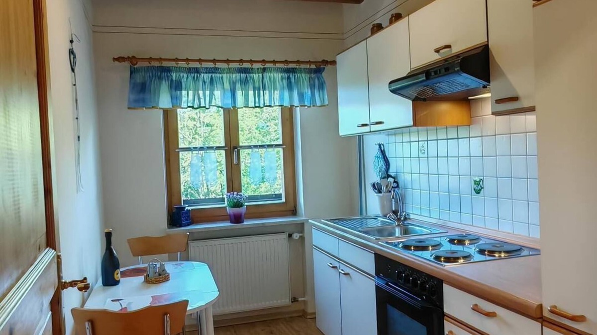 Arnbruck Apartment | Ferienwohnung (70qm) im Obergeschoss mit Balkon