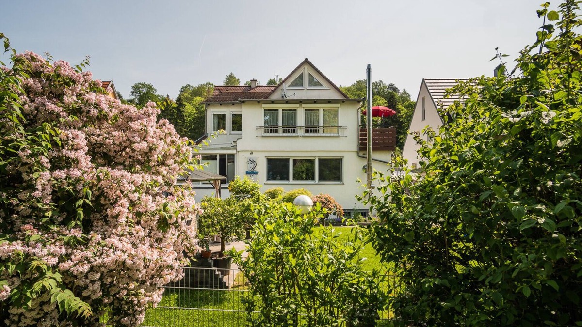 Derendingen Apartment | Ferienwohnung, 85qm mit 2 Schlafzimmer und Balkon für max. 5 Personen
