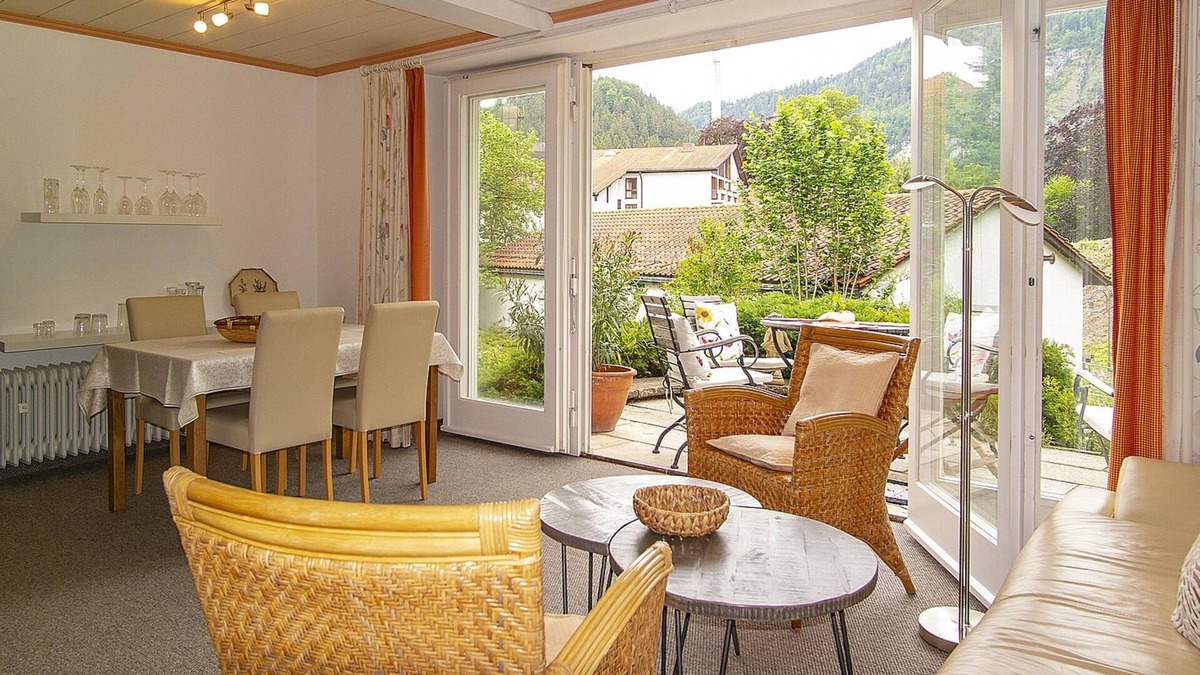 Bad Faulenbach Apartment | Ferienwohnung Alpenrose