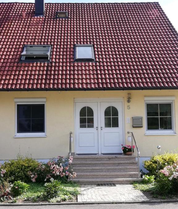 Ueberlingen Apartment | Ferienwohnung am Bodensee mit 3 Schlafzimmer über 2 Etage mit kleine Balkon bis 7 Personen