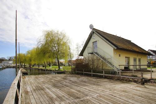 Krakow am See Apartment | Ferienwohnung am Krakower See, Krakow am See