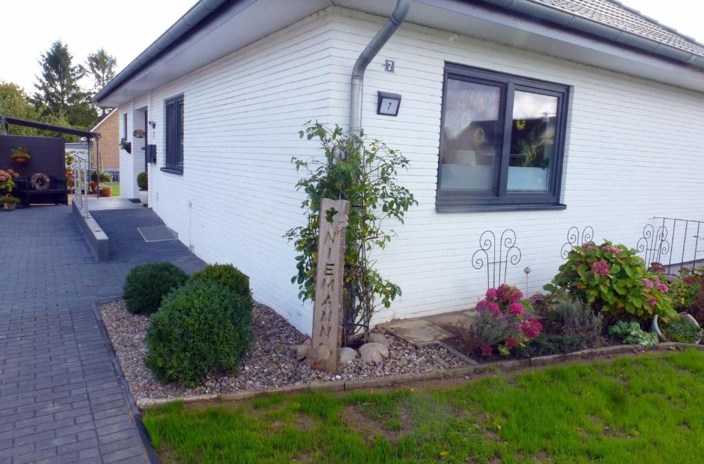 Busdorf Apartment | Ferienwohnung Am Runenstein 7