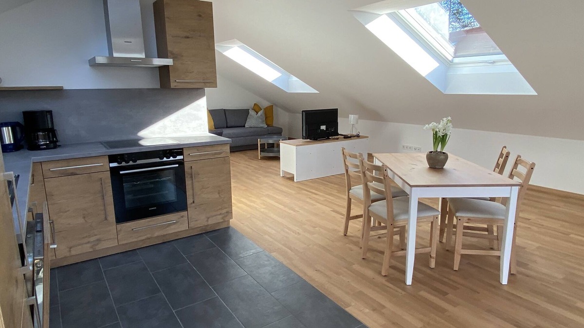 Muensing Apartment | Ferienwohnung "am Seeufer" in Ambach Gemütlich Heimelig
