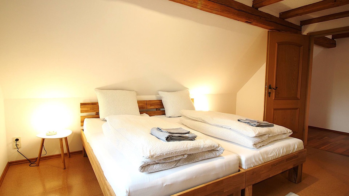 Ochsenfurt Apartment | Ferienwohnung am Wasserschloss 1-3