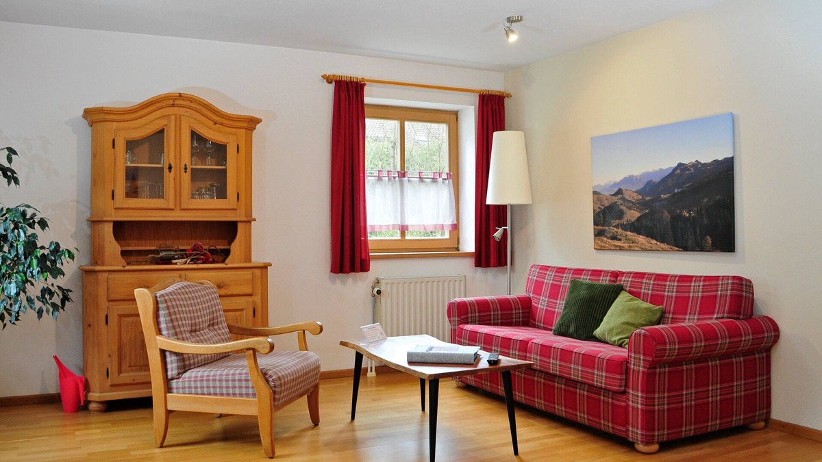 Bad Feilnbach Apartment | Ferienwohnung Auerberg, bis 4 Personen, 1 seperates Schlafzimmer, Erdgeschoß, Südterrasse
