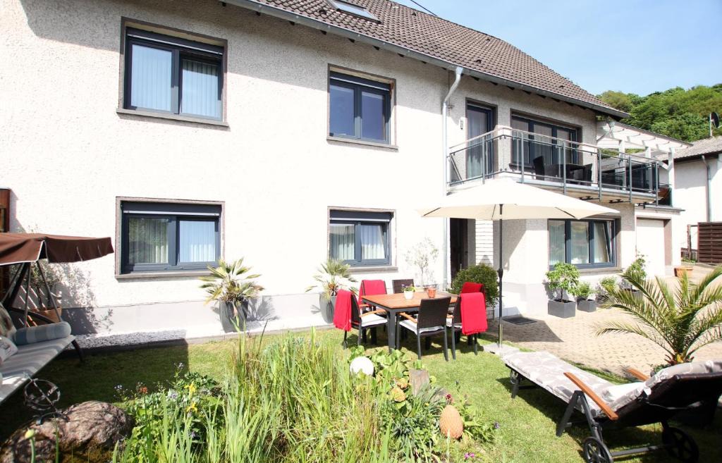 Burgbrohl Apartment | Ferienwohnung Brohltal-Aue