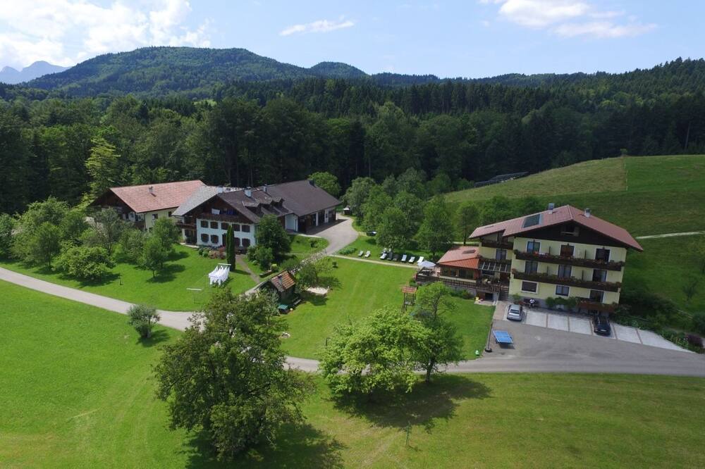 Nussdorf am Attersee Apartment | Ferienwohnung Buche - Bio-bauernhof Familie Nußbaumer
