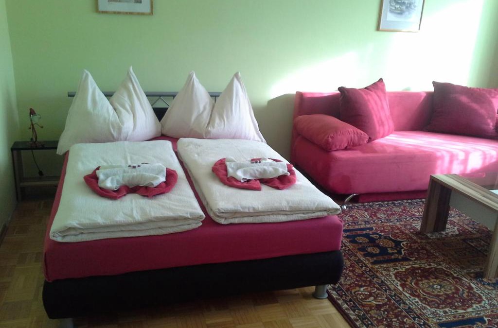 Hafendorf Apartment | Ferienwohnung Burgblick