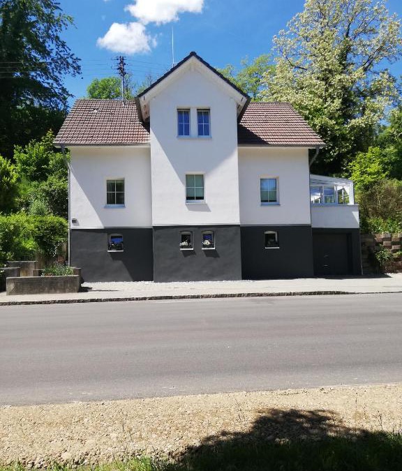 Uhldingen-Muehlhofen Apartment | Ferienwohnung am Bodensee mit Wintergarten, Garten und Grillhaus bis 6 Person