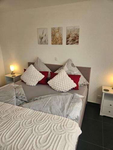 Iversheim Apartment | Ferienwohnung Elya, Ihre Auszeit zwischen Therme, Outlet, Natur