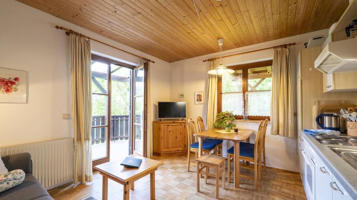Ferndorf Other | Ferienwohnung für 2-4 Personen mit Großem Balkon - Bartlbauerhof