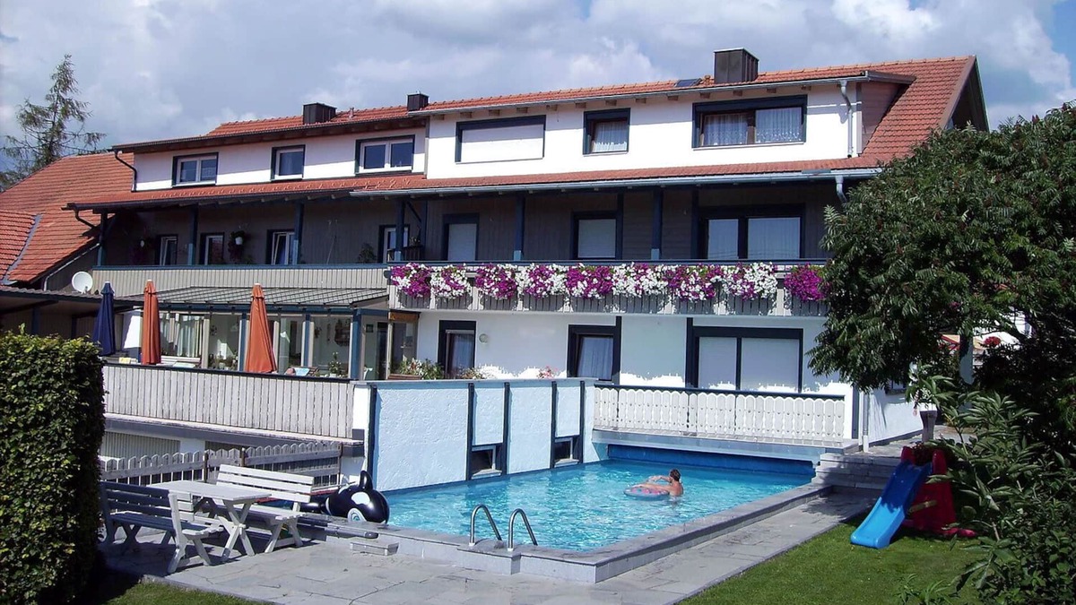 Wildenranna Apartment | Ferienwohnung für 4 Personen mit Pool, Sauna und Reitmöglichkeit