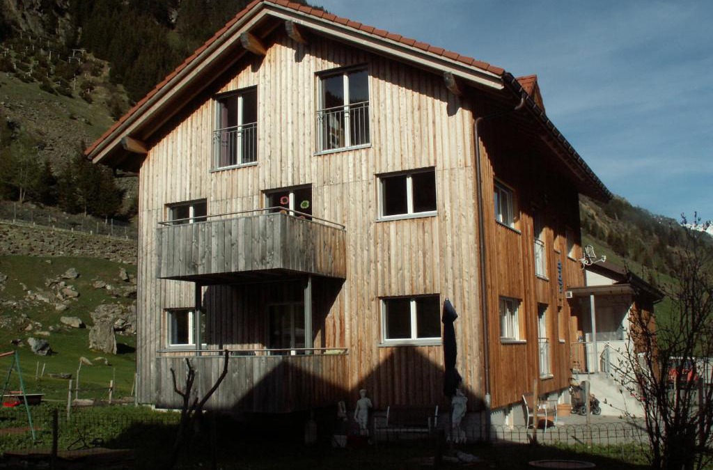 Wassen Apartment | Ferienwohnung Gästehaus Fürlauwi