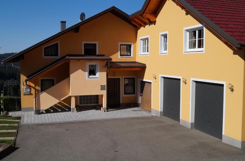 Dorfstetten Apartment | Ferienwohnung Höbart