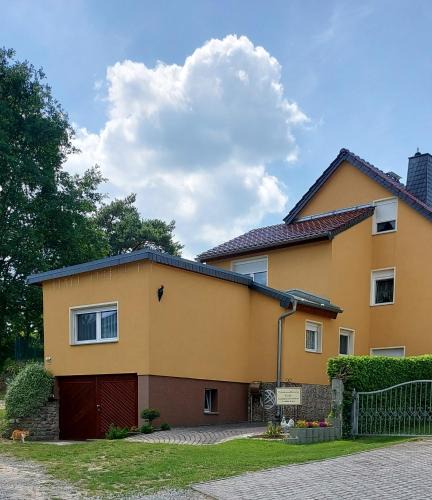 Neuzelle Apartment | Ferienwohnung Hahn