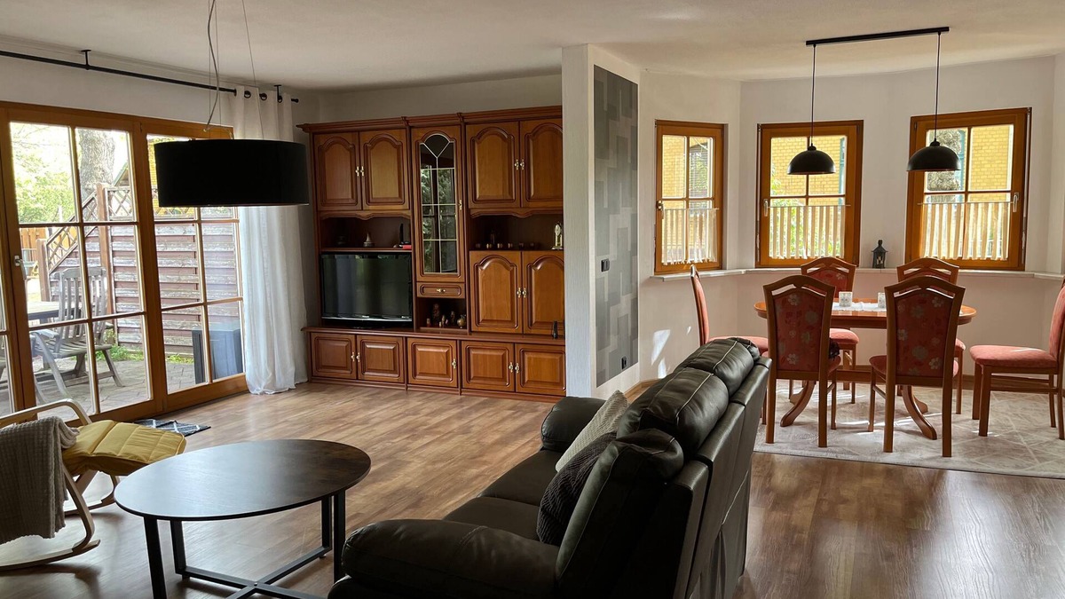 Freienhufen Apartment | Ferienwohnung im Erdgeschoss - Ferienwohnung Unter den Linden