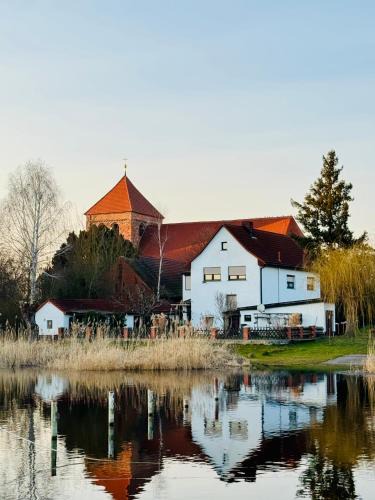 Hohennauen Apartment | Ferienwohnung im Haus am See