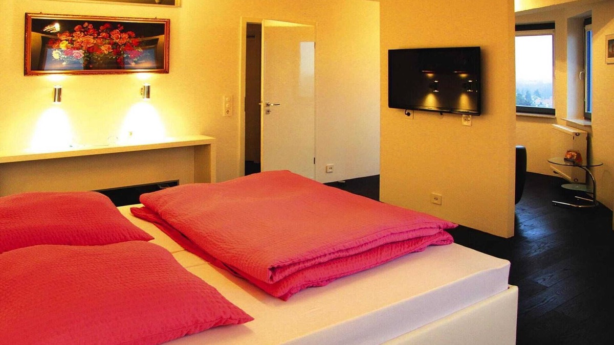 Guestrow Apartment | Ferienwohnung im Wasserturm, Güstrow