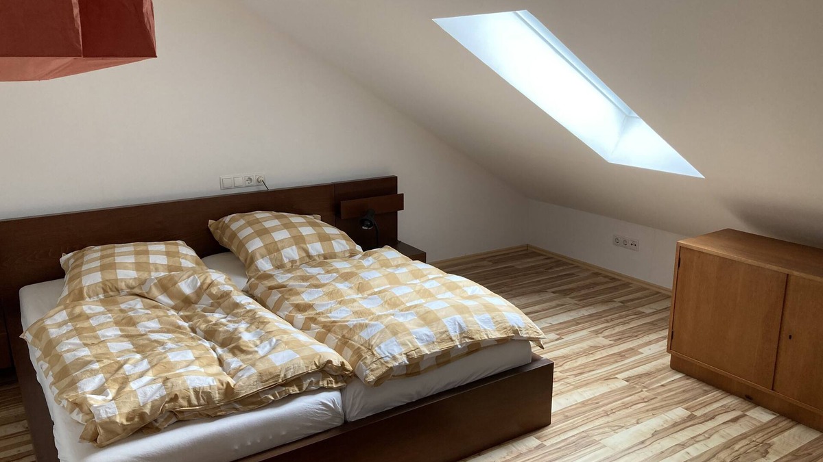 Bad Konigshofen Apartment | Ferienwohnung Jeßberger mit Zwei Schlafzimmern