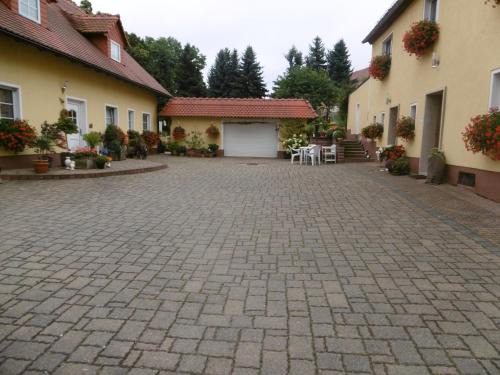 Leuben-Schleinitz Apartment | Ferienwohnung Janke