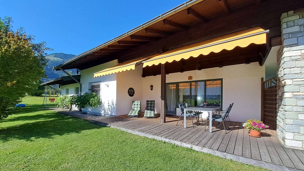 Schleching Apartment | Ferienwohnung Kaiserblick, 90 qm, Zwei Schlafzimmer, Balkon