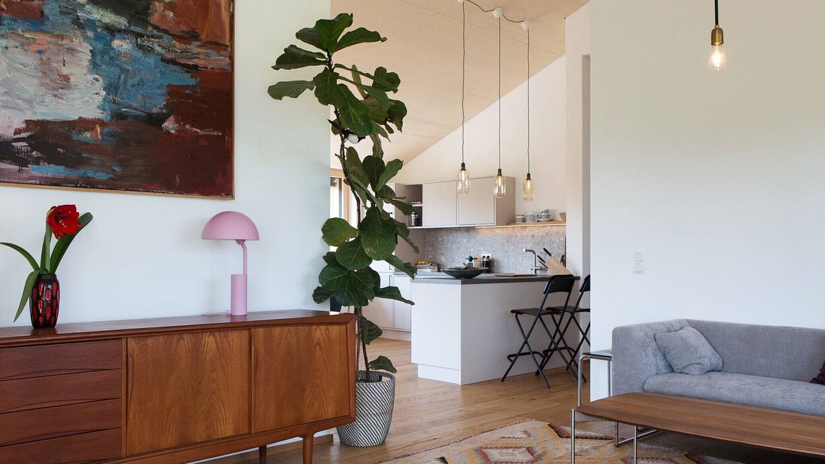 Chieming Apartment | Ferienwohnung KATHI - 1-4 Personen, 2 separate Schlafzimmer, 84 qm, überdachte Loggia, 1.OG