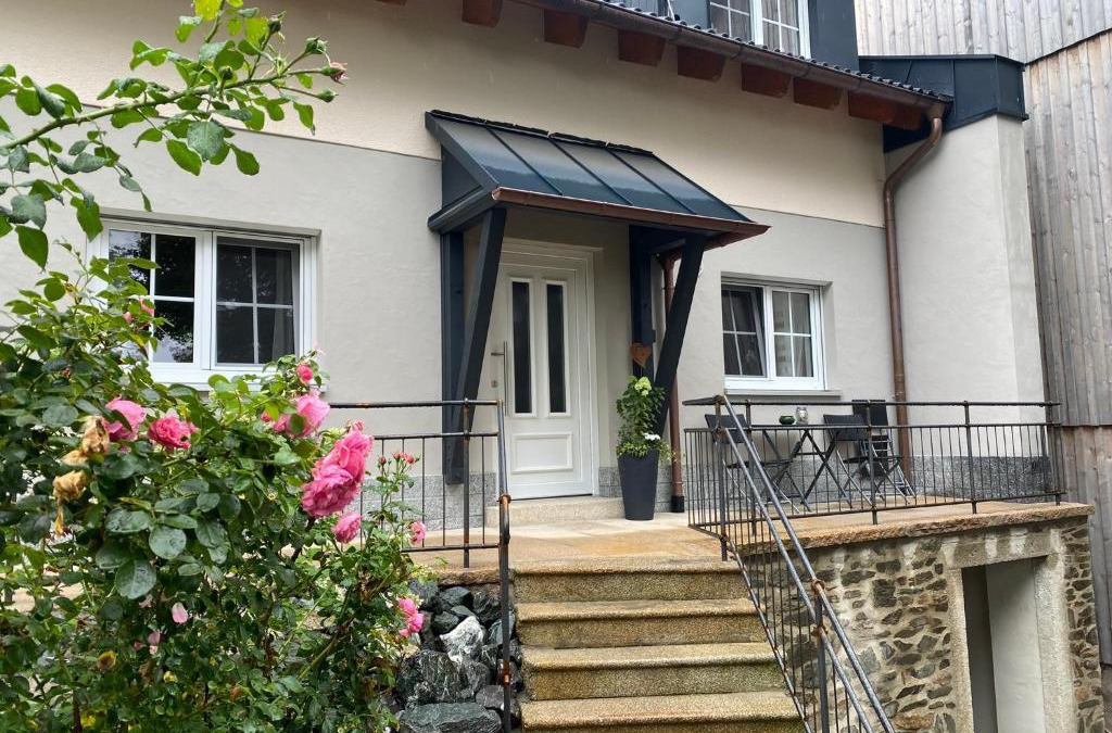 Hof Apartment | Ferienwohnung Leimitz