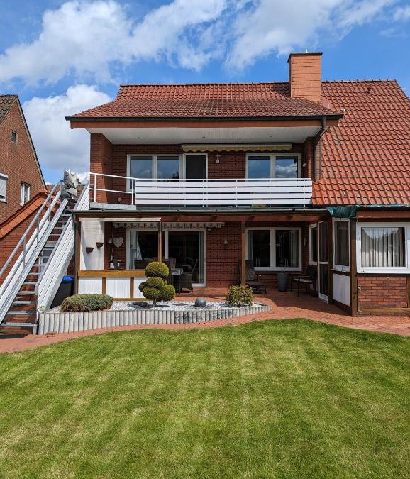 Meppen Apartment | Ferienwohnung Leni erstes OG inkl Balkon Gartenblick kostenfreier Parkplatz stadtnah aber ruhig gelegen