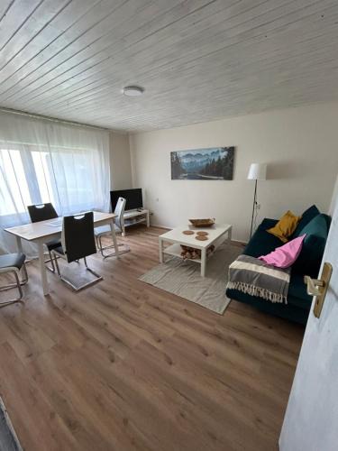 Freudenberg Apartment | Ferienwohnung Lindenberg
