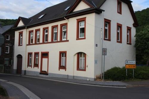 Wolf Apartment | Ferienwohnung Meuser