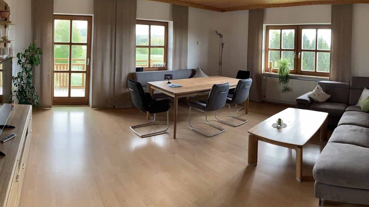 Windorf Apartment | Ferienwohnung mit Balkon, Terrasse und beheiztem Pool im Garten
