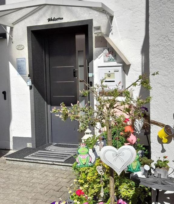 Sonnenbuehl Apartment | Ferienwohnung mit kleinem Garten