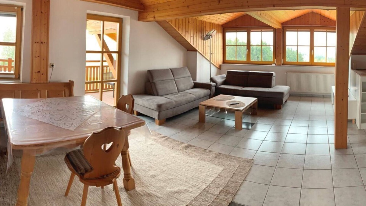 Windorf Apartment | Ferienwohnung mit tollem Ausblick, Terrasse und beheiztem Pool im Garten