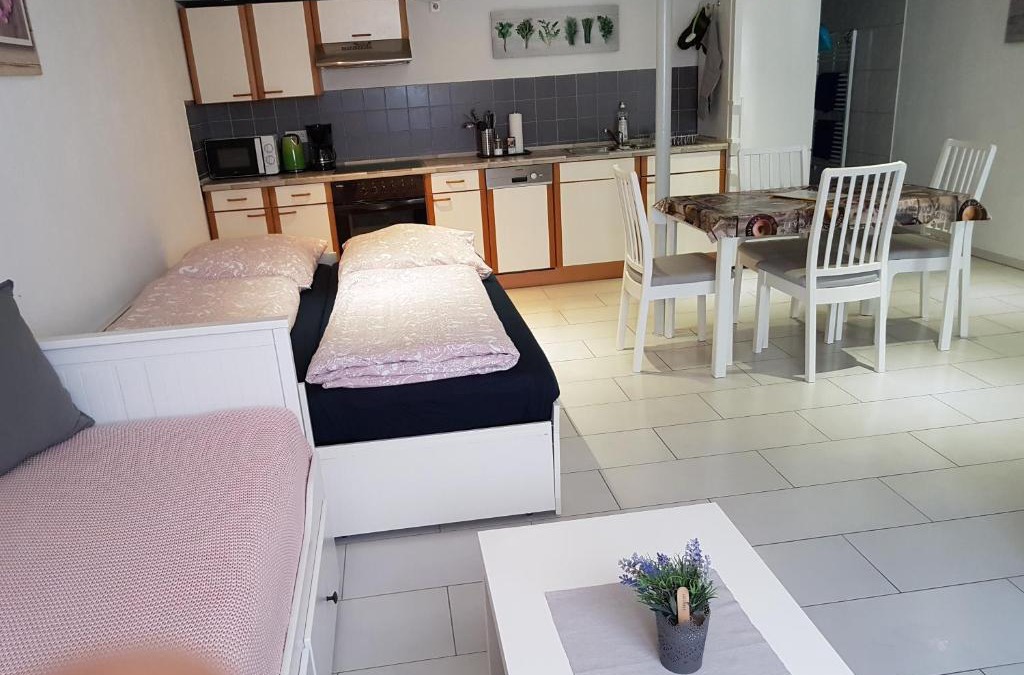 Kleinbreitenbach Apartment | Ferienwohnung/Monteurzimmer auf dem Bauernhof