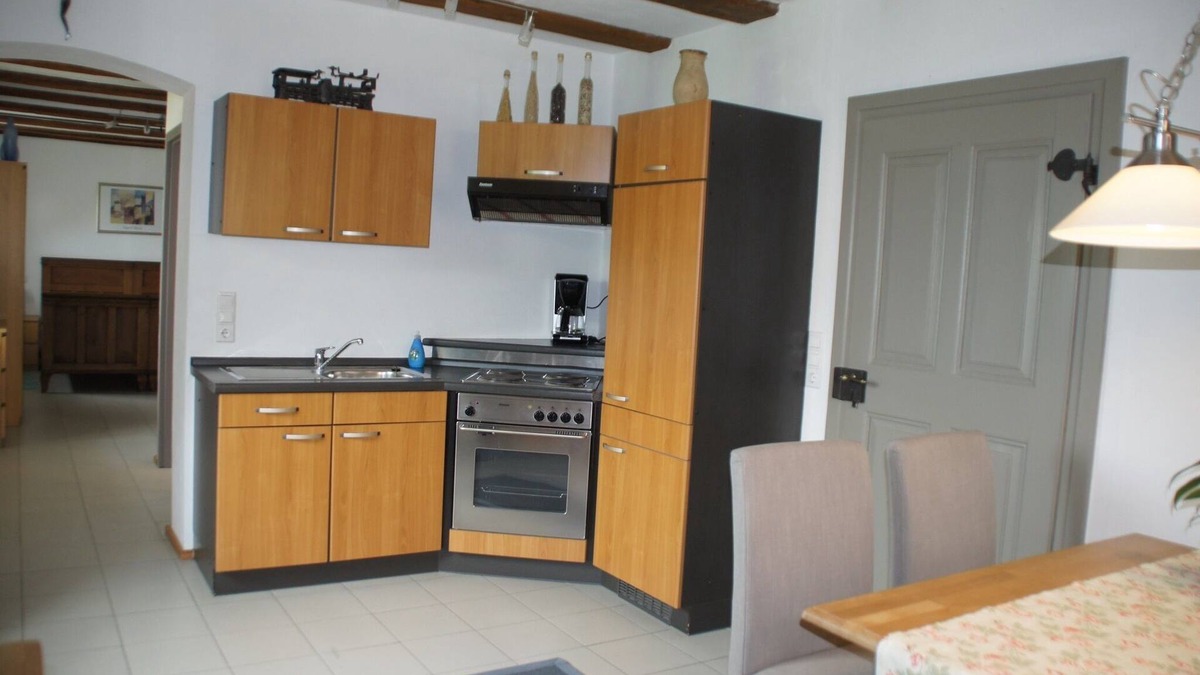 Dettelbach Apartment | Ferienwohnung qm) mit Kombiniertem Schlaf-wohnbereich und Küchenzeile
