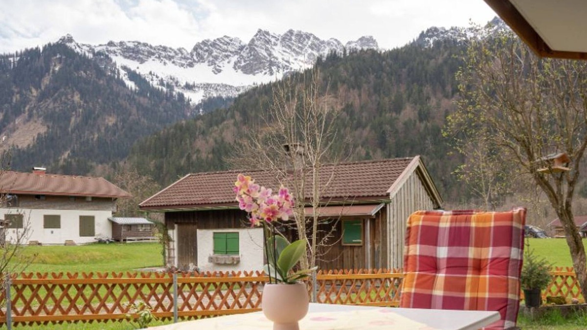 Hinterstein Apartment | Ferienwohnung Rauhorn mit Terrasse - Haus Angelika