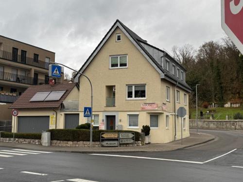 Waldenbuch Apartment | Ferienwohnung "SCHÖNBUCH" , Pension Wauri