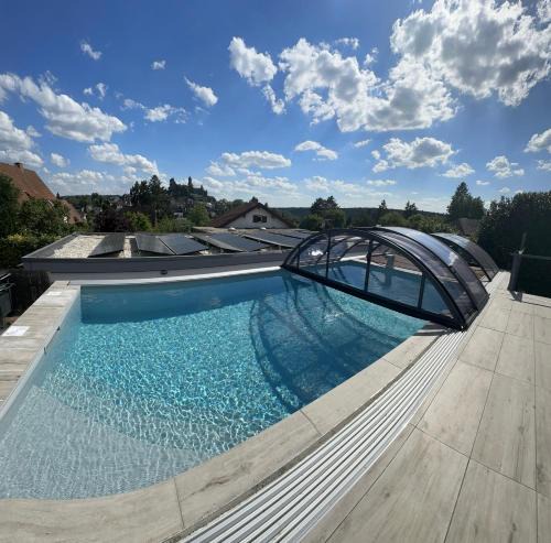 Braunfels Apartment | Ferienwohnung Schlossblick - 4 Sterne Sauna Pool Whirlpool exklusiv