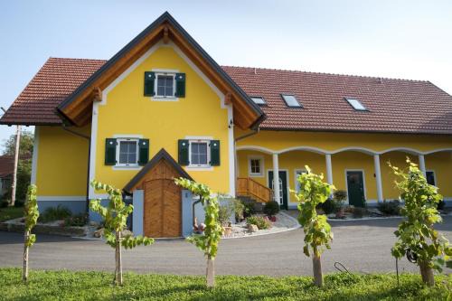 Kaindorf an der Sulm Apartment | Ferienwohnung Schulter