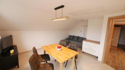 Tieschen Apartment | Ferienwohnung Steintal
