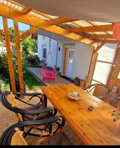 Topchin Apartment | Ferienwohnung Sunny