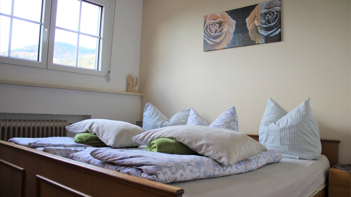 Oberglottertal Apartment | Ferienwohnung Talblick, 50qm mit 2 Schlafräume und Balkon für max. 5 Personen