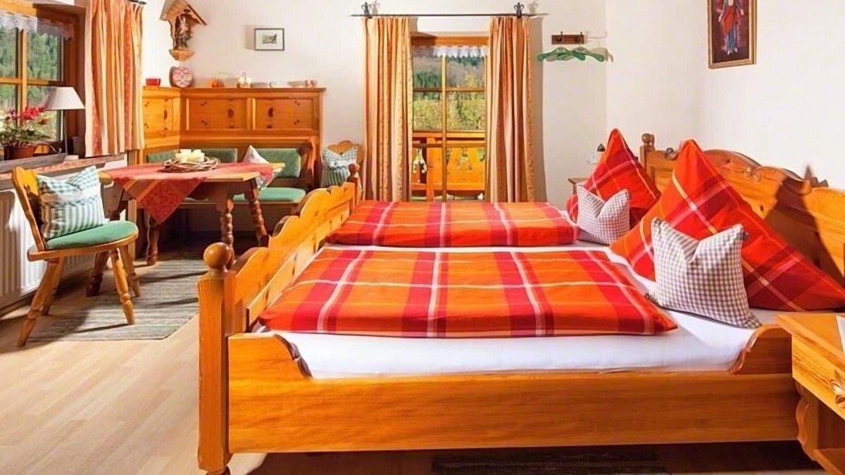 Bischofswiesen Apartment | Ferienwohnung Untersberg für 1-2 Personen, ca. 25 m², Wohnschlafraum, Kochnische, Balkon