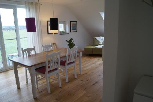 Ruderatshofen Apartment | Ferienwohnung unterm Dach mit Alpenblick