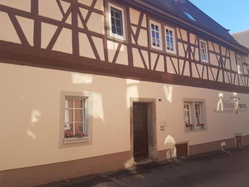 Randersacker Apartment | Ferienwohnung, Weingut Trockene Schmitts