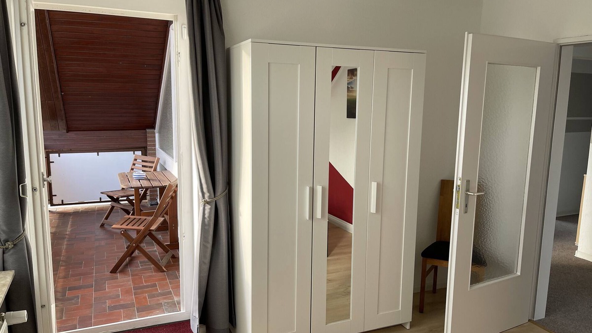 Glueckstadt Apartment | Ferienwohnung with balcony in Glückstadt near the water